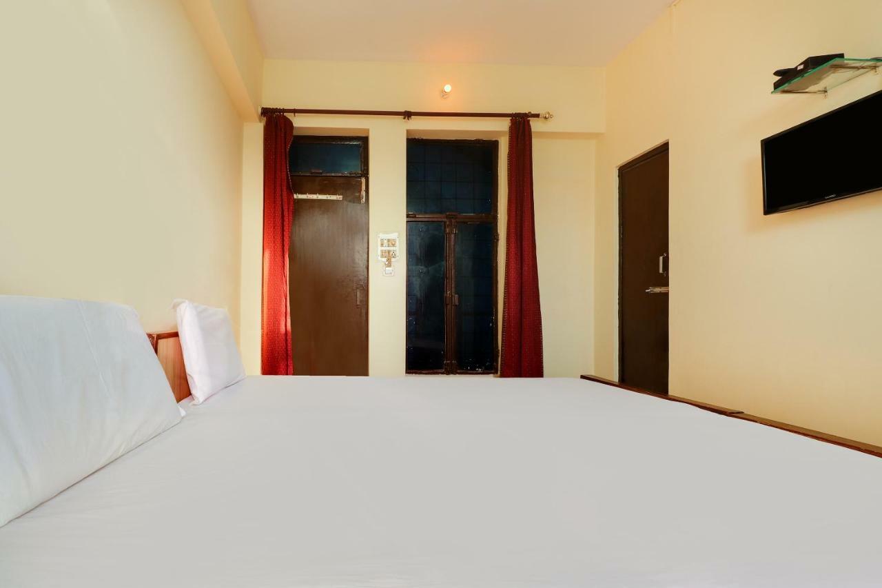 Spot On 38567 Hotel Aryan Lakhnaú Exteriér fotografie