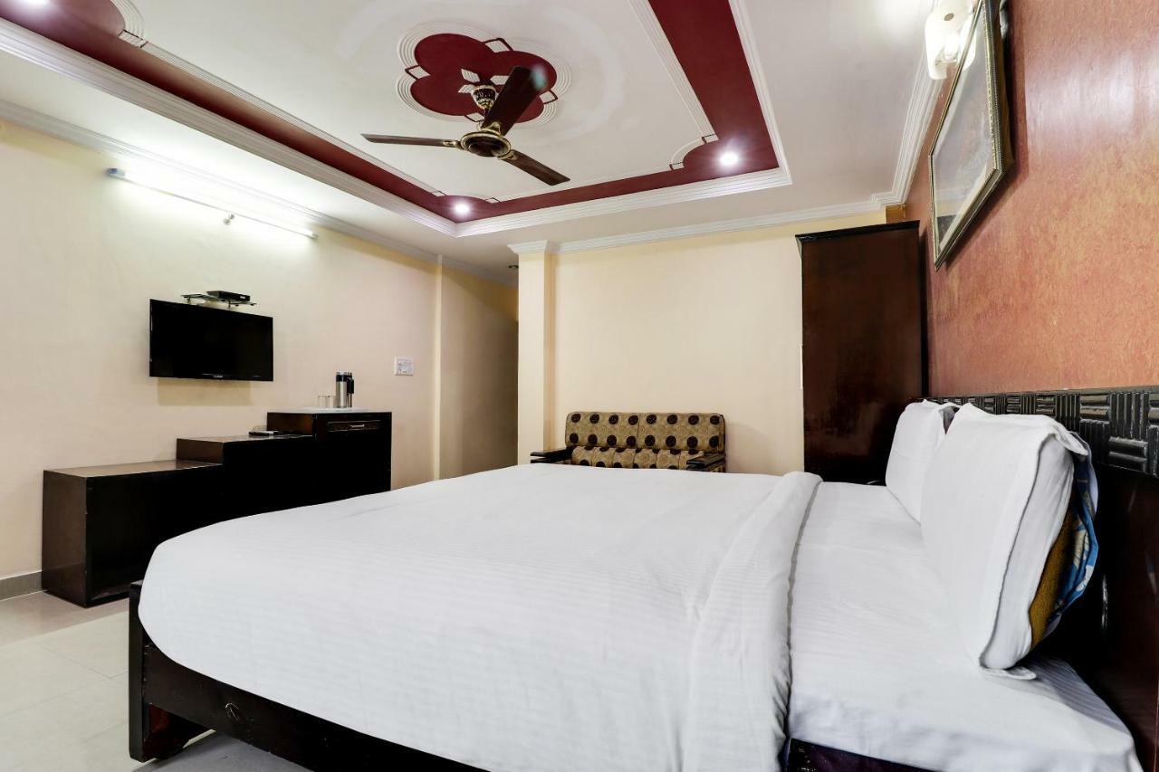 Spot On 38567 Hotel Aryan Lakhnaú Exteriér fotografie